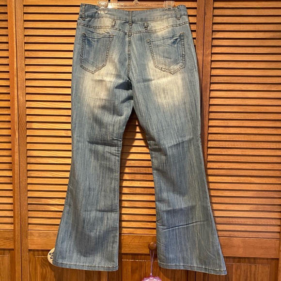 Jeans - Picture 2 of 6